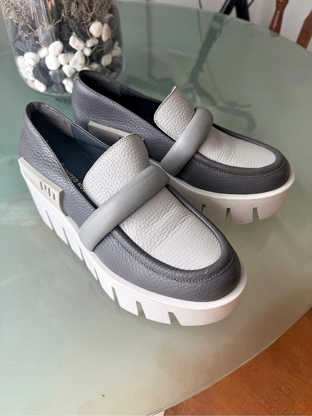 United Nude platform shoes. Size 39. Light grey/dark grey.